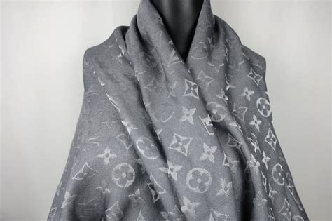 louis vuitton sjaal zijde|Louis Vuitton shawls.